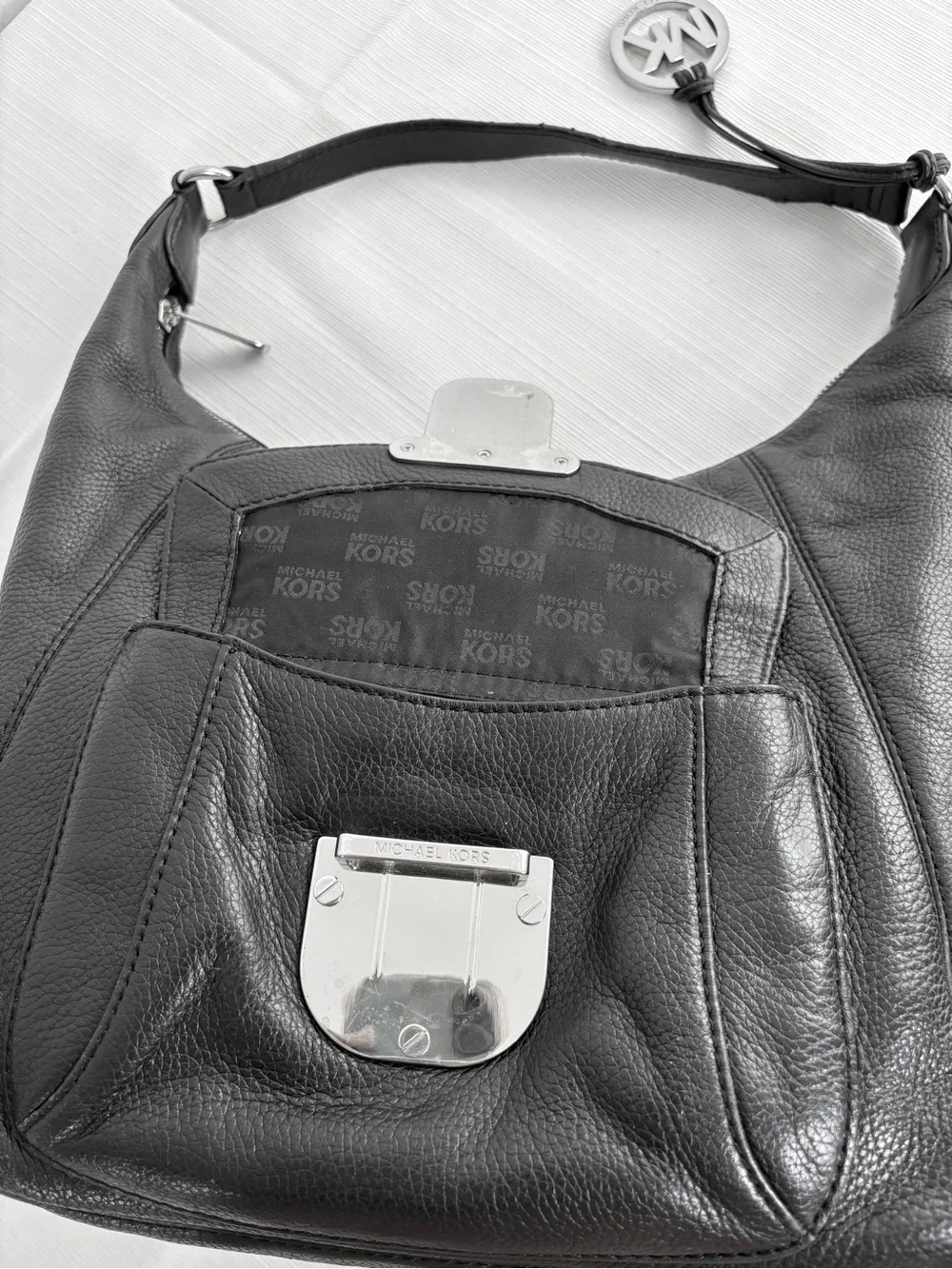 MICHAEL KORS Fulton Pebbled Leather Hobo Shoulder Bag Purse Minimalist Neutral
